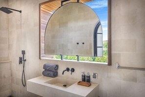 Bathroom - Samastiti Bingin Luxury appartements steps from the beach (Bali)