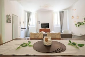 Dining - Oasis in the Center of Bologna (Bologna)