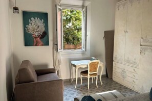 Cots/infant beds - Oasis in the Center of Bologna (Bologna)