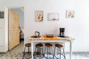 Unclassified image, 4 of 71, button - Oasis in the Center of Bologna (Bologna)