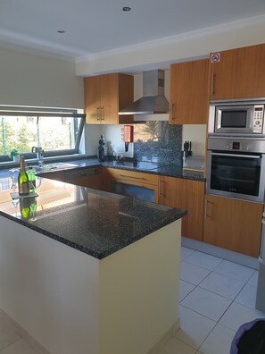 Microones, forn i rentaplats 