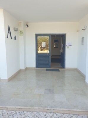 تفاصيل الفندق من الخارج