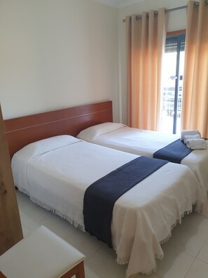 2 dormitoris, planxa i posts de planxar i wifi 