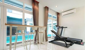 Fitness facility - Luxury Pure Modern Pool Villa 5Bed Nr BTSCentral (Bangkok)