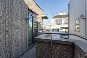 Property grounds - Higashikomagata house (Tokyo)