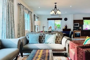 المنشأة من الداخل