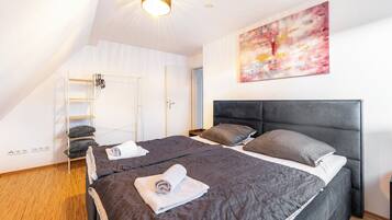 2 bedrooms, WiFi, bed sheets