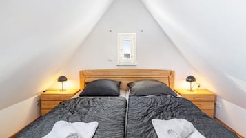 2 bedrooms, WiFi, bed sheets