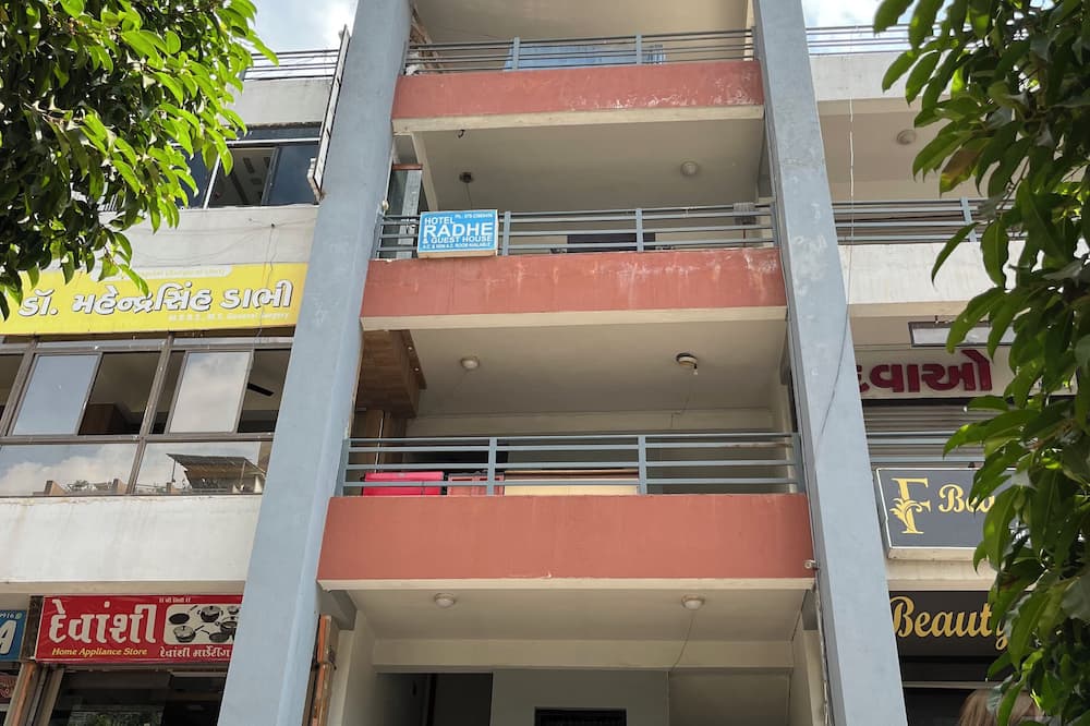 Hotel Radhe Kuudasan