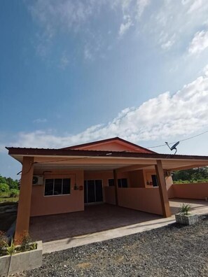 Room - Homestay Che Naa (Kuala Kuantan)