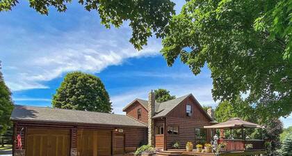 NEW! TC Ranch Therapy - Hot Tub, Sauna, Pool Table