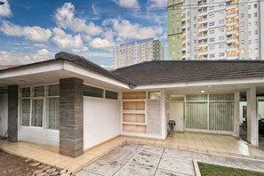 Unclassified image, 2 of 16, button - Large Villa 3BR Cieumbuleuit near PVJ & Cihamplas (Cidadap)