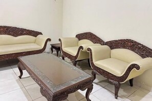 Interior - Large Villa 3BR Cieumbuleuit near PVJ & Cihamplas (Cidadap)