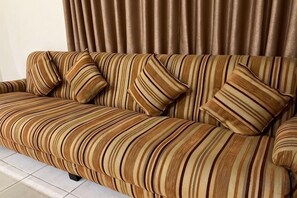 Unclassified image, 5 of 16, button - Large Villa 3BR Cieumbuleuit near PVJ & Cihamplas (Cidadap)