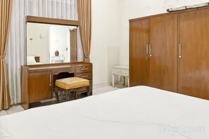 Unclassified image, 5 of 16, button - Large Villa 3BR Cieumbuleuit near PVJ & Cihamplas (Cidadap)