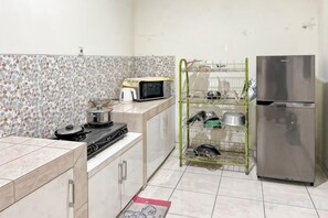 Unclassified image, 2 of 16, button - Large Villa 3BR Cieumbuleuit near PVJ & Cihamplas (Cidadap)