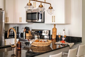 Fridge, oven, stovetop, dishwasher - 10min to Broadway/DT | 6BR (2 homes) | Hart Suites (Nashville)