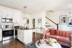 Interior - 10min to Broadway/DT | 6BR (2 homes) | Hart Suites (Nashville)