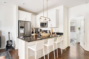 Fridge, oven, stovetop, dishwasher - 10min to Broadway/DT | 6BR (2 homes) | Hart Suites (Nashville)