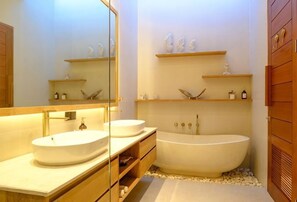 Bathroom - Villa Moon Orchid - 3 bedroom villa (Bali)