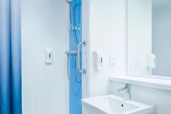 Bathroom - Travelodge Highbridge Burnham-on-Sea (Highbridge)
