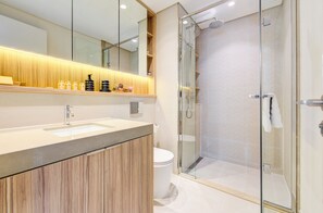 Departamento de lujo, vista a la ciudad | Baño