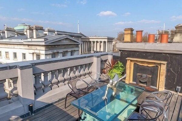 Room - Penthouse with Rooftop Overlooking British Museum (London)