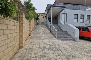 Unclassified image, 4 of 24, button - The 183 (Mount Pleasant)