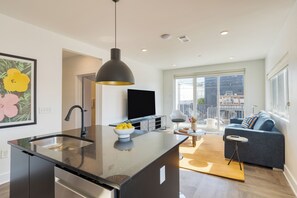 Smart TV - Deluxe Four-Bedroom Suite + Balcony | The Carter (Nashville)