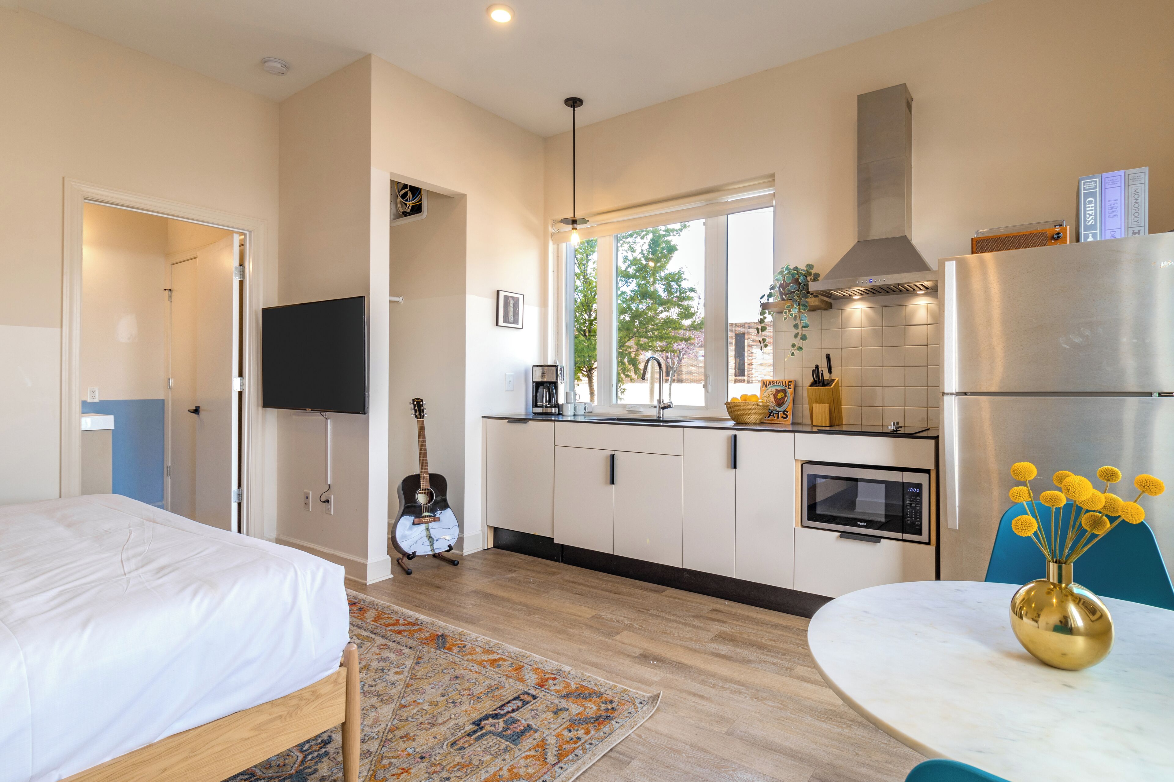 冷蔵庫、オーブン、コンロ、食器洗い機