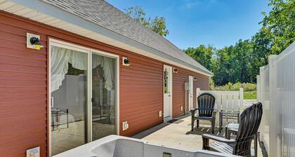 Trails & Fishing Pond: 4 Mi to Downtown