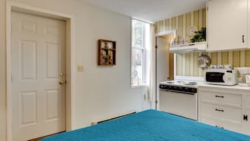 Apartment (0 Bedroom) | Interior