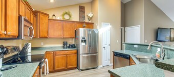 Sip, Soar & Explore: Spacious Union Home w/ Yard