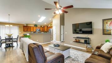 House (3 Bedrooms) | Front of property
