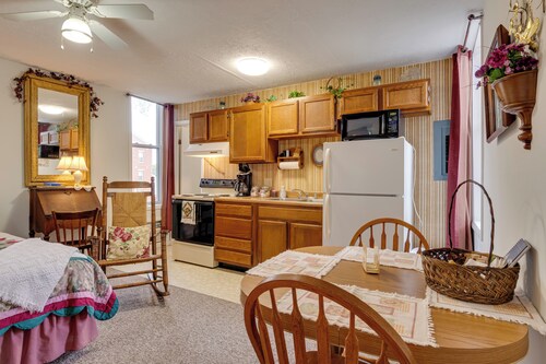 Walkable Dtwn Delphi Studio in Historic Building!