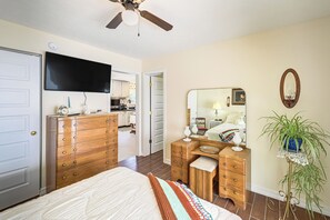 Apartment (1 Bedroom) | Interior - 4 Mi to Erie Canal Park: Studio With Trails (Delphi)