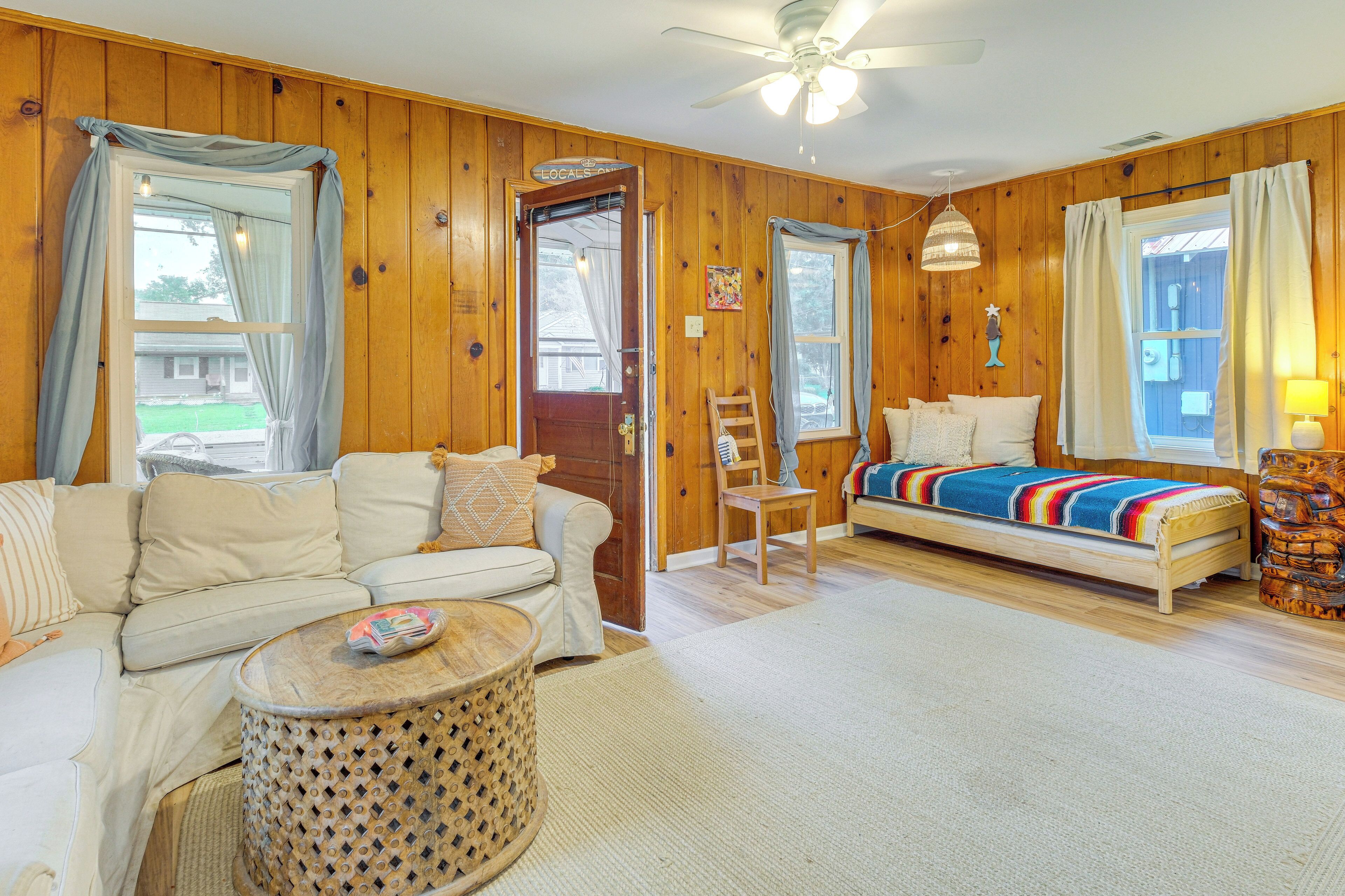 House (2 Bedrooms) | Interior