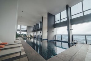 Piscine intérieure