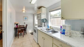 Apartment (1 Bedroom) | Interior