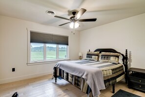 House (3 Bedrooms) | Interior - 10 Mi to Red River Gorge: Peaceful Rural Getaway! (Campton)