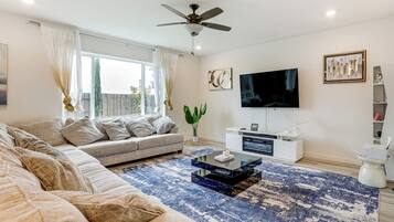 House (4 Bedrooms) | Interior