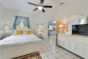 Apartment (1 Bedroom) | Interior - Couples Getaway Near Historic Downtown Venice! (Nokomis)