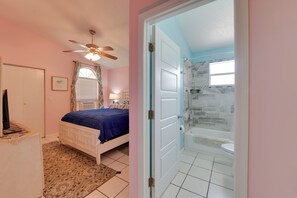 Apartment (1 Bedroom) | Interior - < 1 Mi to Nokomis Beach: Tranquil Couples Retreat (Nokomis)