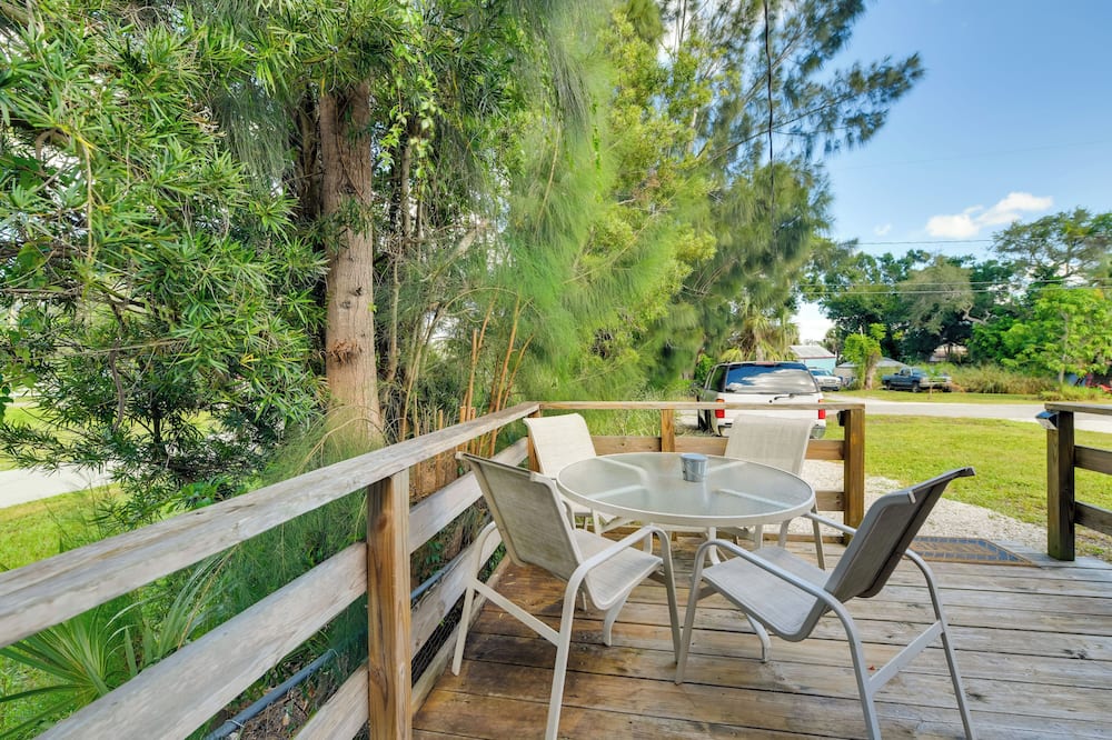 < 1 Mi to Nokomis Beach: Tranquil Couples Retreat - Laurel, OR