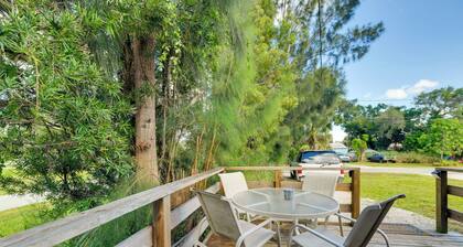 < 1 Mi to Nokomis Beach: Tranquil Couples Retreat