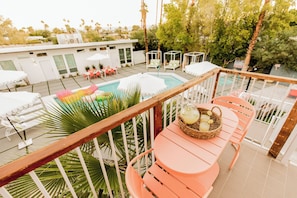 Outdoor dining - Boutique Hotel w/ Pool | The Wesley 1BDR Suite (Palm Springs)