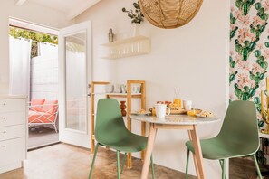 Dining - Sleeps 30 | 10-Room Boutique Hotel | The Wesley (Palm Springs)