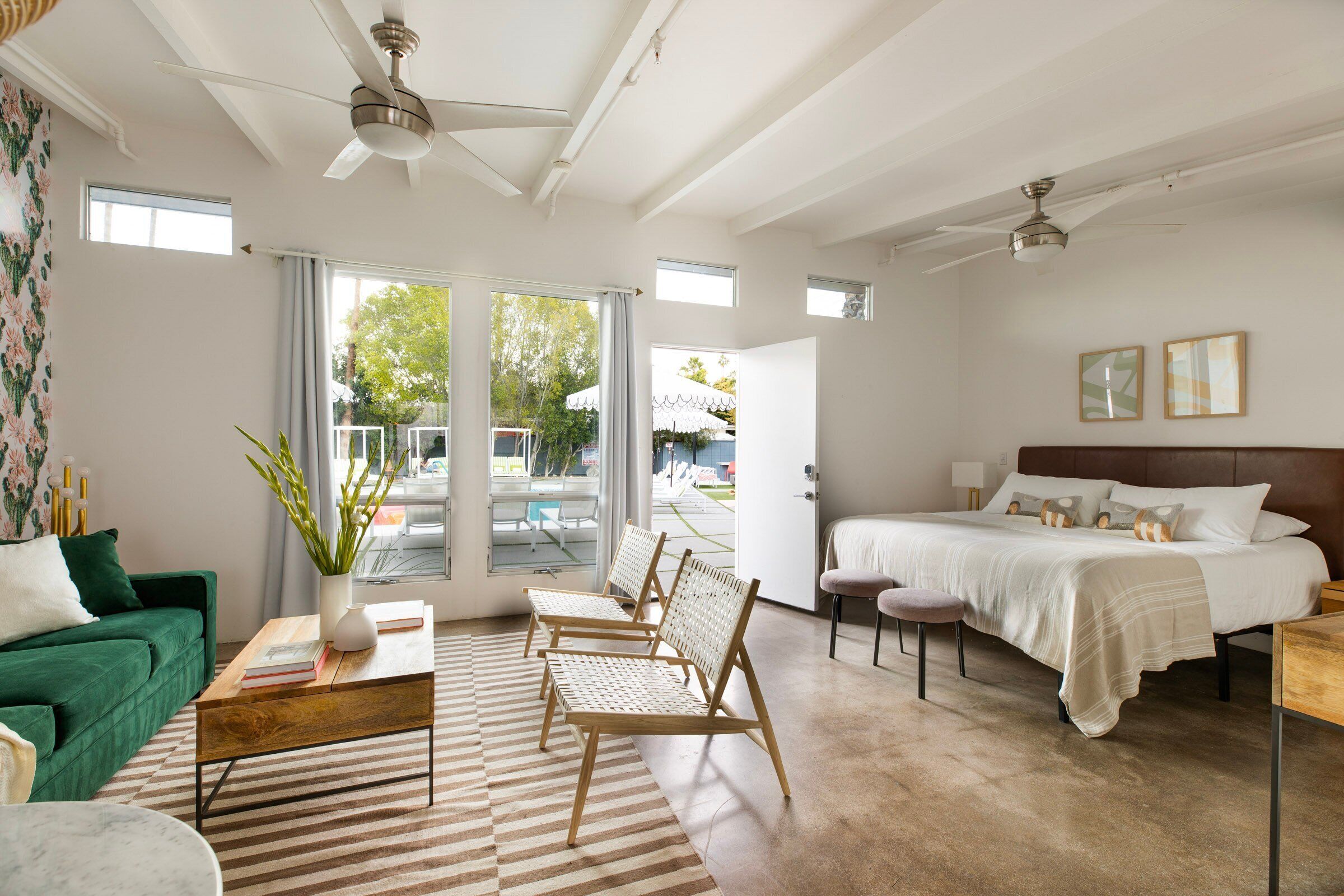 10 bedrooms, iron/ironing board, free WiFi, bed sheets