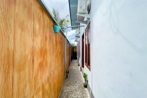 Unclassified image, 4 of 10, button - Winy House (Bali)