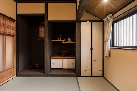 Interior. Daisenji Lodge ing